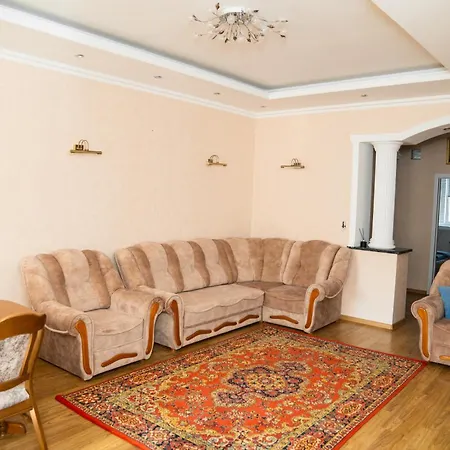 Bedroom + Living Large 75m2 Apartament