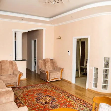 Bedroom + Living Large 75m2 Apartament Chisinau